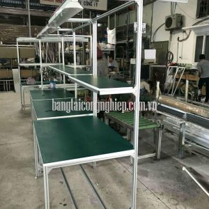 Bàn thao tác lắp ráp công nhân
