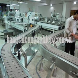 Cấu tạo và ứng dụng băng tải xích trong sản xuất
